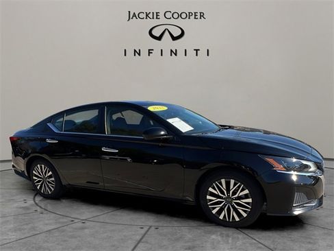 Used 2023 Nissan Altima 2.5 SV image 7