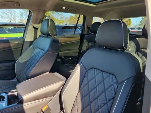 New 2026 Volkswagen Atlas SEL Premium R-Line AWD/4WD image 17