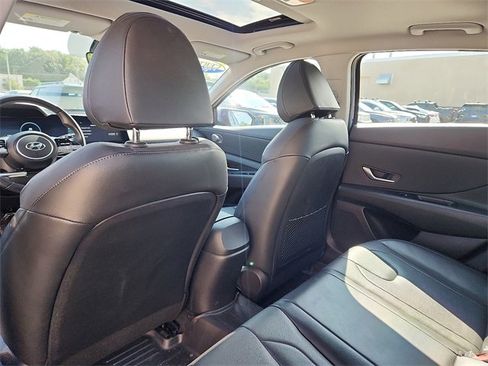 Certified 2023 Hyundai Elantra Limited image 24