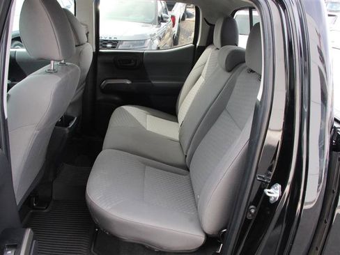 Used 2022 Toyota Tacoma SR5 w/ Technology Package image 18