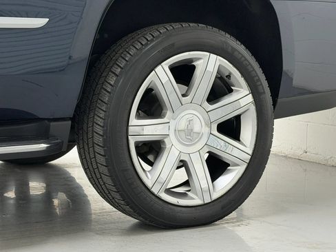 Used 2019 Cadillac Escalade Luxury RWD image 97