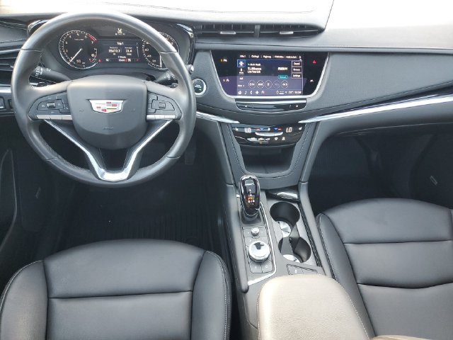 Certified 2025 Cadillac XT6 Luxury AWD/4WD image 27