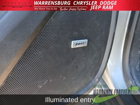 Used 2024 Chevrolet Traverse RS image 13