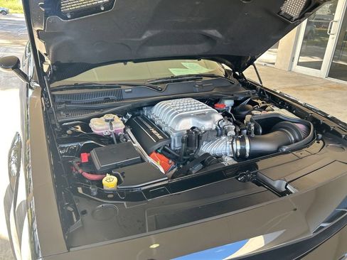 Used 2015 Dodge Challenger SRT Hellcat image 11