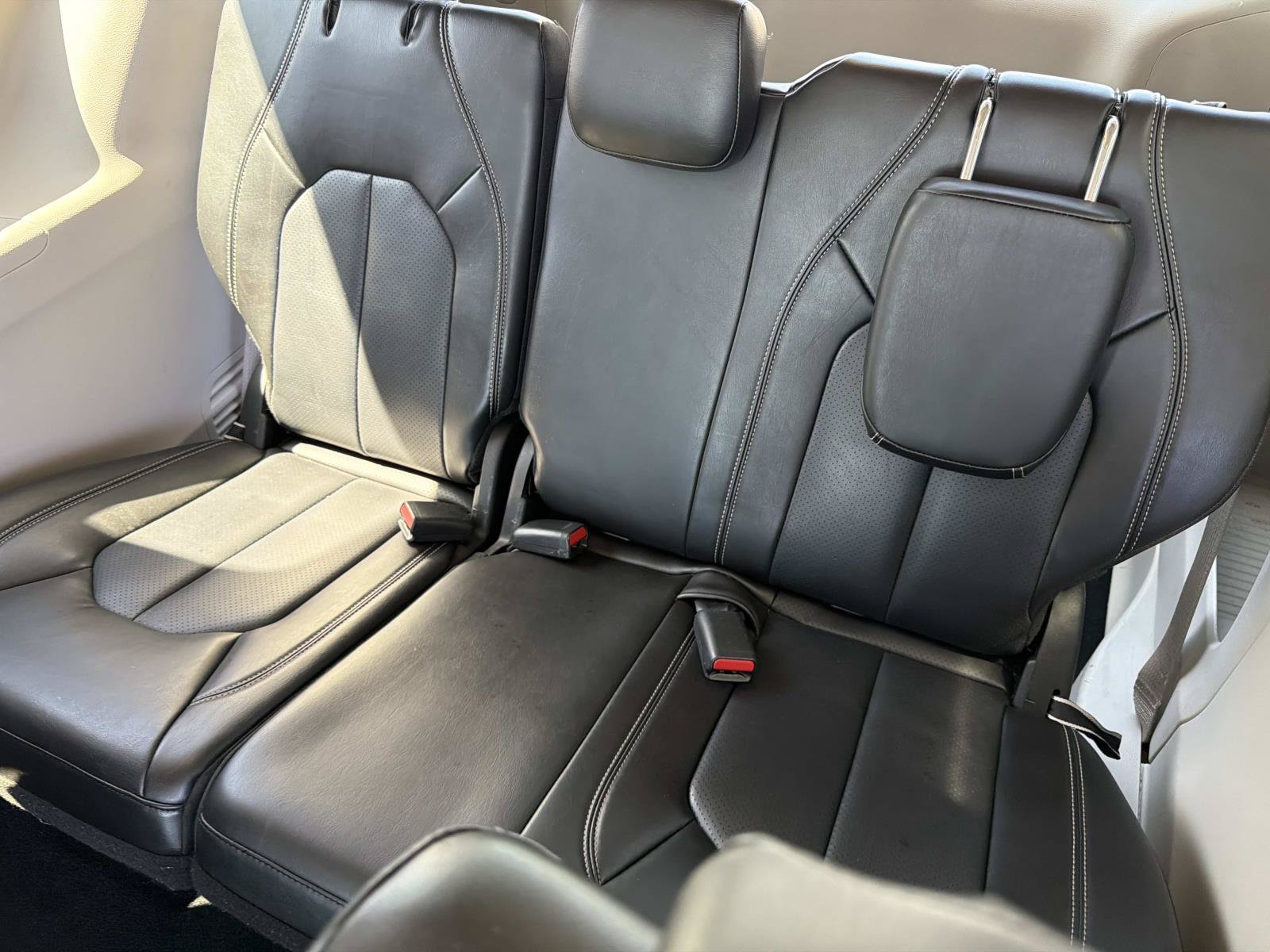 Used 2023 Chrysler Pacifica Touring-L FWD image 20