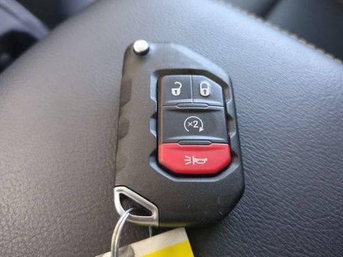 Used 2024 Jeep Wrangler Unlimited Sahara w/ Technology Group AWD/4WD image 29