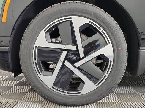 New 2026 Hyundai Ioniq 9 Limited image 35