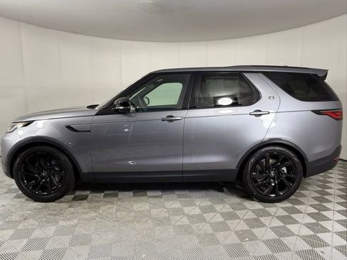 Certified 2025 Land Rover Discovery S image 4