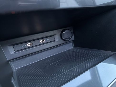 Used 2021 Volkswagen Tiguan SE R-Line image 47