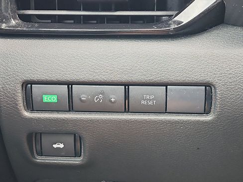 Used 2024 Nissan Sentra SV w/ Trunk Package FWD image 25