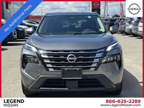 Certified 2024 Nissan Rogue SV AWD/4WD image 2