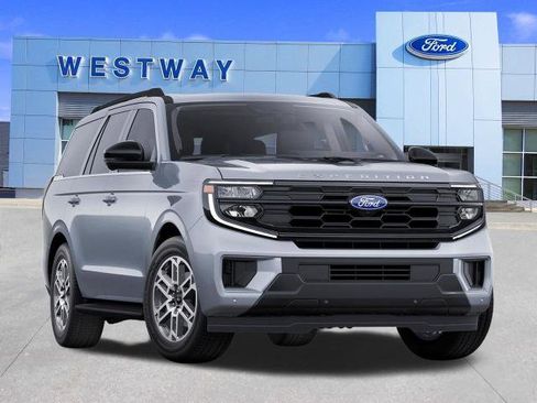 New 2025 Ford Expedition Active image 5