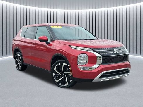 Used 2024 Mitsubishi Outlander SE FWD image 1