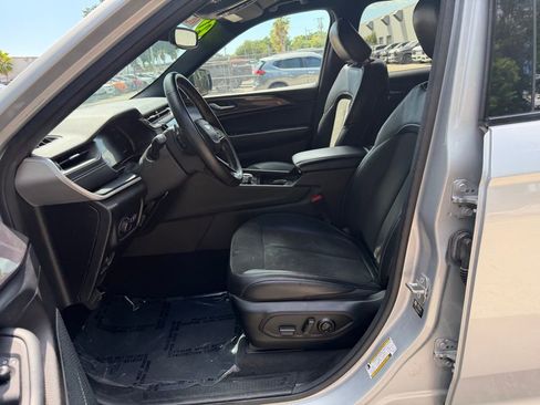 Certified 2021 Jeep Grand Cherokee L Laredo RWD image 16