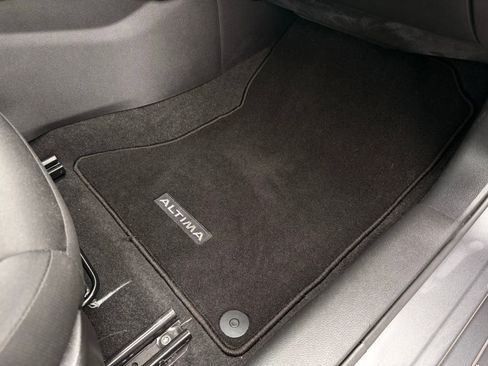 Used 2024 Nissan Altima 2.5 SV image 15