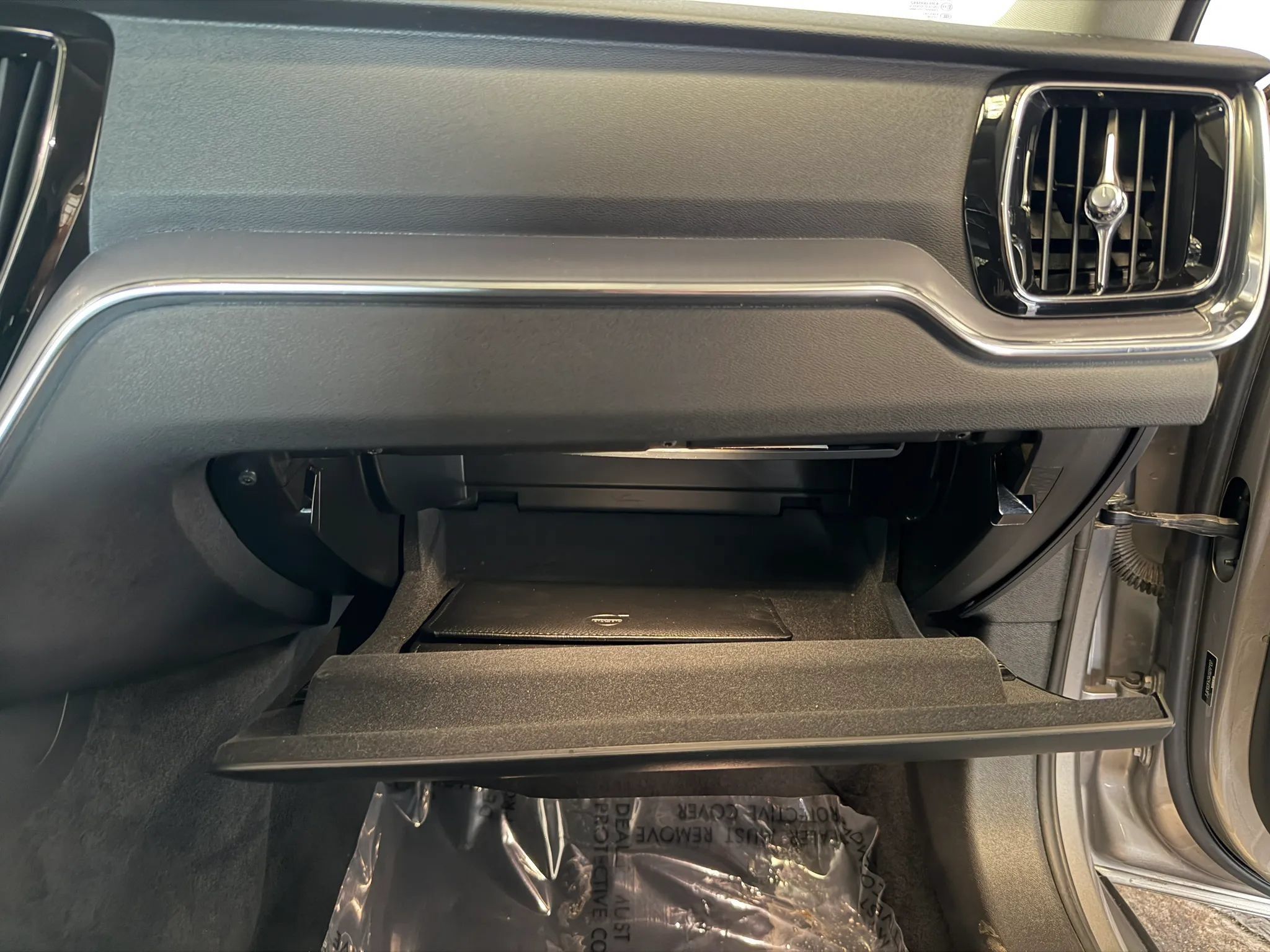 Used 2019 Volvo S60 T5 Momentum w/ Premium Package FWD image 28