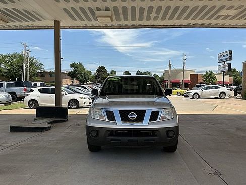 Used 2014 Nissan Frontier S w/ S Preferred Package RWD image 2