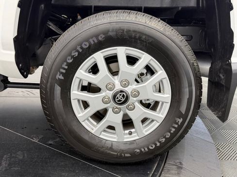 Certified 2026 Toyota Tacoma SR5 AWD/4WD image 16