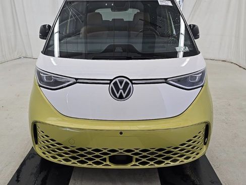 Used 2025 Volkswagen ID. Buzz Pro S Plus RWD image 7