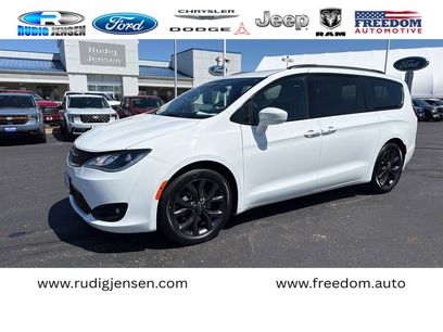 Used 2019 Chrysler Pacifica Touring-L w/ S Appearance Package