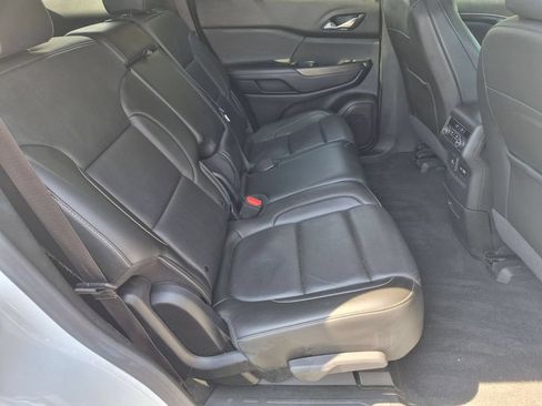 Used 2023 GMC Acadia SLT AWD/4WD image 27