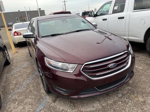 Used 2019 Ford Taurus Limited image 20