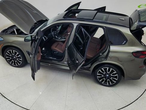 Used 2025 BMW X5 M60i AWD/4WD image 89