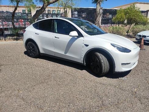 Used 2020 Tesla Model Y Long Range AWD/4WD image 13
