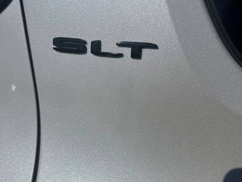 Used 2021 GMC Acadia SLT w/ Elevation Edition FWD image 5