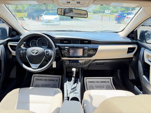 Used 2015 Toyota Corolla LE FWD image 25