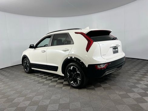 Used 2024 Kia Niro Wave image 8