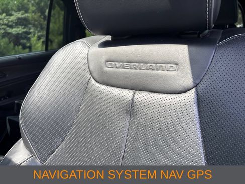 Used 2023 Jeep Grand Cherokee L Overland w/ Advanced Protech Group III AWD/4WD image 6