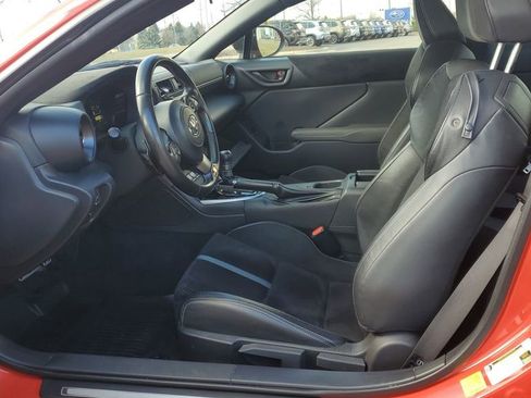 Used 2022 Toyota GR86 Premium w/ ALL Weather Mat Package (TMS) image 7