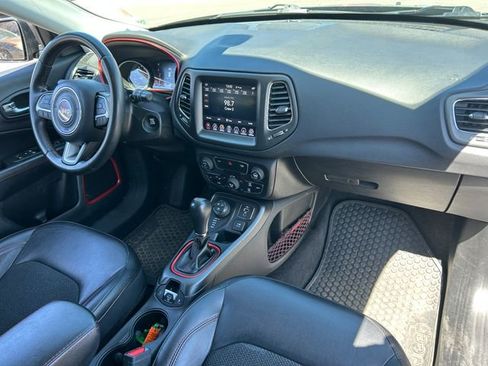 Used 2019 Jeep Compass Trailhawk AWD/4WD image 34