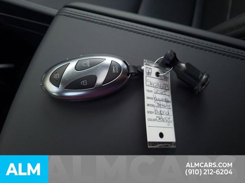 Used 2025 Hyundai Santa Fe Calligraphy image 38