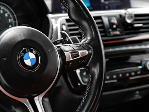 Used 2019 BMW M4 Coupe w/ Competition Package RWD image 16