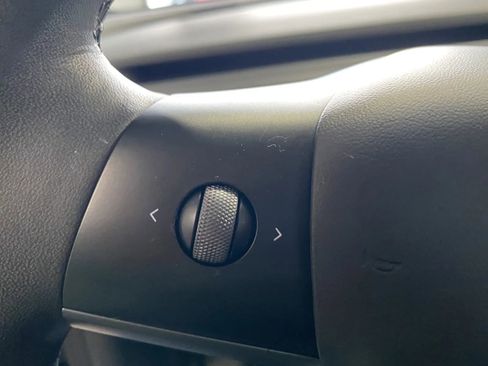 Used 2023 Tesla Model Y Long Range image 17