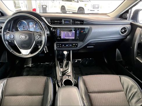 Used 2018 Toyota Corolla SE w/ Carpet Mat Package (TMS) FWD image 7