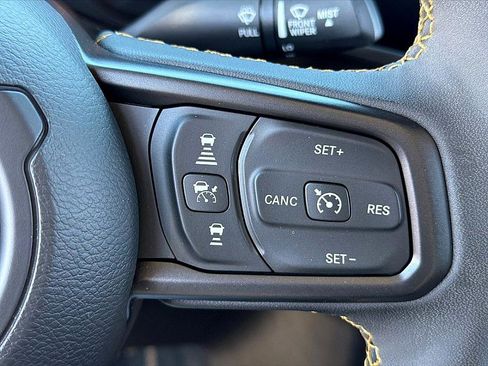 Used 2024 Jeep Gladiator Sport image 20