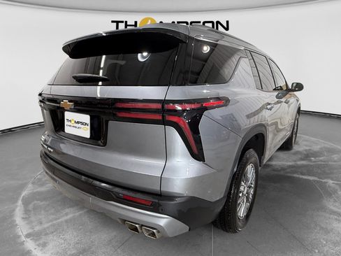 Used 2026 Chevrolet Traverse LT AWD/4WD image 5