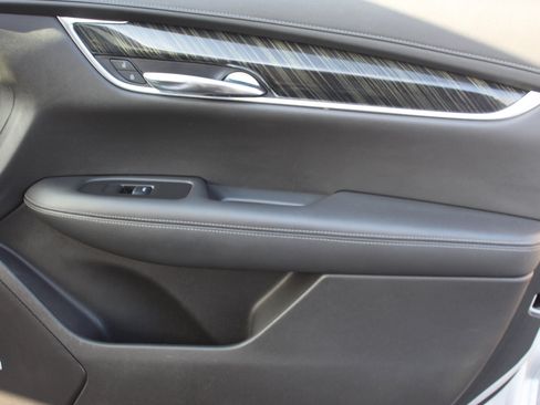 Used 2020 Cadillac XT6 Premium Luxury image 36