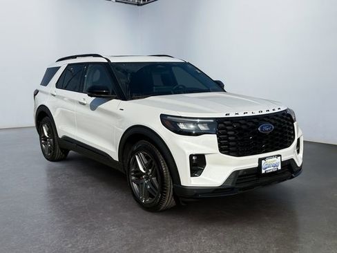 New 2026 Ford Explorer ST-Line w/ ST-Line Street Pack AWD/4WD image 7