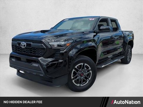 Used 2025 Toyota Tacoma TRD Sport AWD/4WD image 1