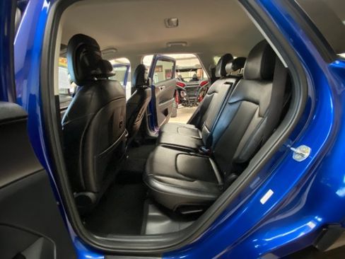 Used 2023 Kia Sportage EX FWD image 11