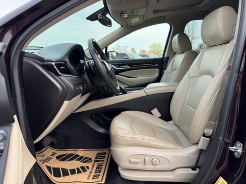Used 2018 Buick Enclave Essence w/ Trailering Package AWD/4WD image 15