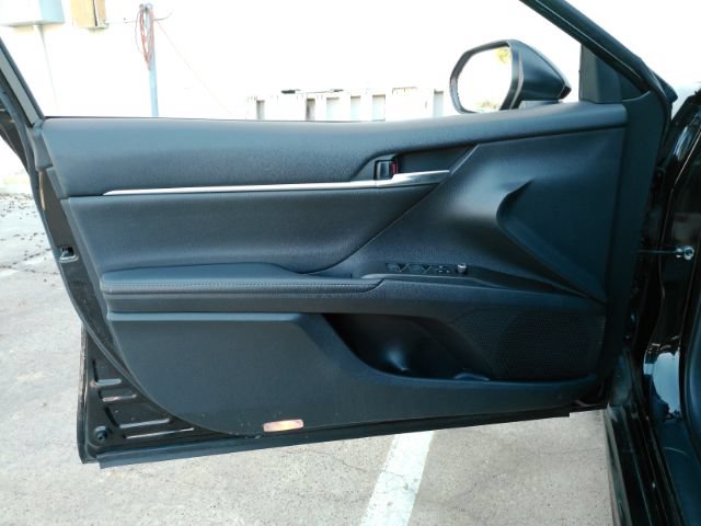 Used 2023 Toyota Camry XSE FWD image 11