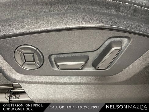 Used 2019 Audi Q8 Premium Plus w/ Premium Plus image 18