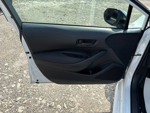 Used 2025 Toyota Corolla LE FWD image 7