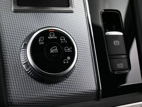 Used 2024 Mitsubishi Outlander SEL FWD image 23