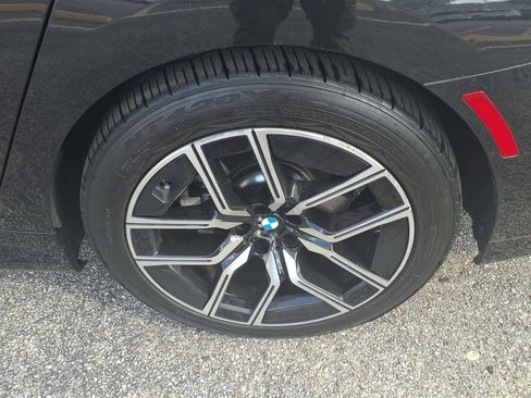 Used 2025 BMW 740i image 25